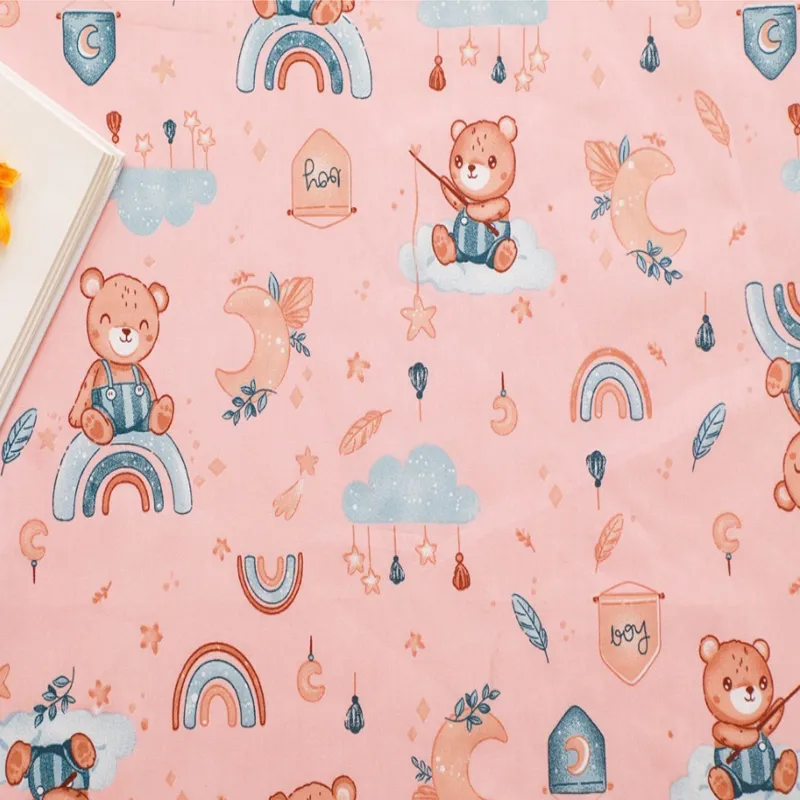 ผ้าคอตตอน 100% ทอทวิล ผ้าเมตร พิมพ์ลายหมี หน้ากว้าง 1.6 เมตร ลายBaby Bear พื้นชมพู