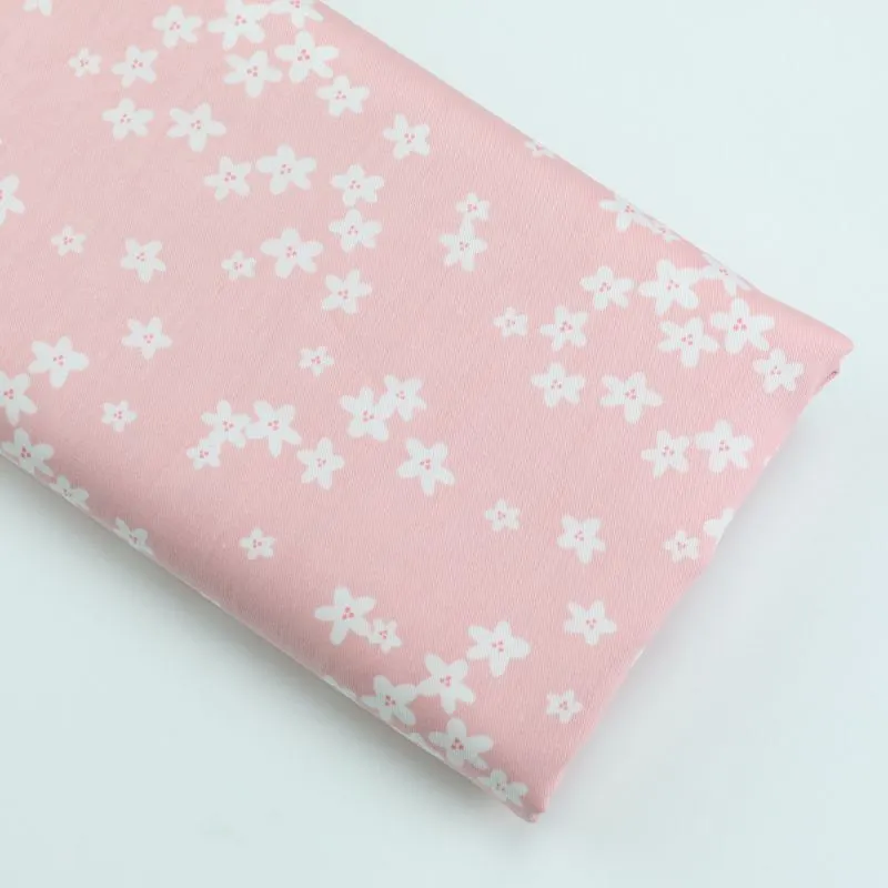 ผ้าคอตตอน 100% ทอทวิล หน้ากว้าง1.6 เมตร พิมพ์ลายดอกไม้เล็กๆ ลายB-pinkflower cute242