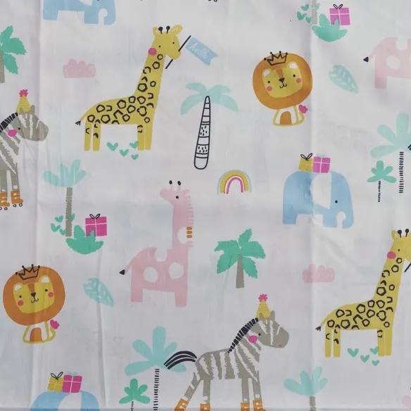 ผ้าคอตตอน 100% ทอทวิล ผ้าเมตร หน้ากว้าง1.6 เมตร  ลายการ์ตูน ลายดอก ลายLion king พื้นขาว288