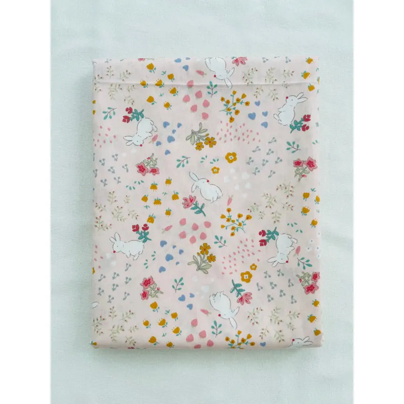 ผ้าคอตตอน 100% ทอทวิล ผ้าเมตร พิมพ์ลายดอก ลายหมี หน้ากว้าง2.35 เมตร 93 นิ้ว ลายกระต่ายขาวพื้นชมพู