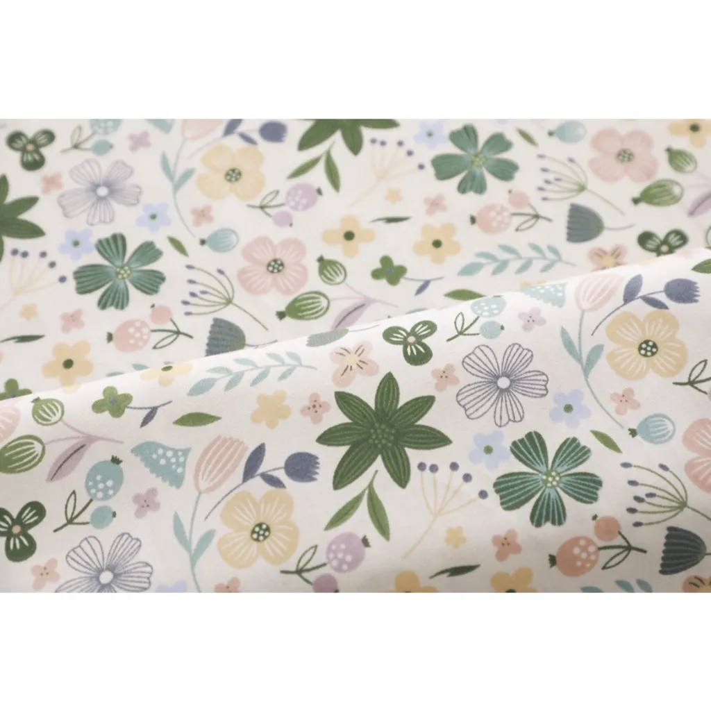 ผ้าาคอตตอน 100% ทอทวิล  ลาย ดอกไม้สีเทา ดอกไม้สีเขียว ลายดอกไม้สีเขียว