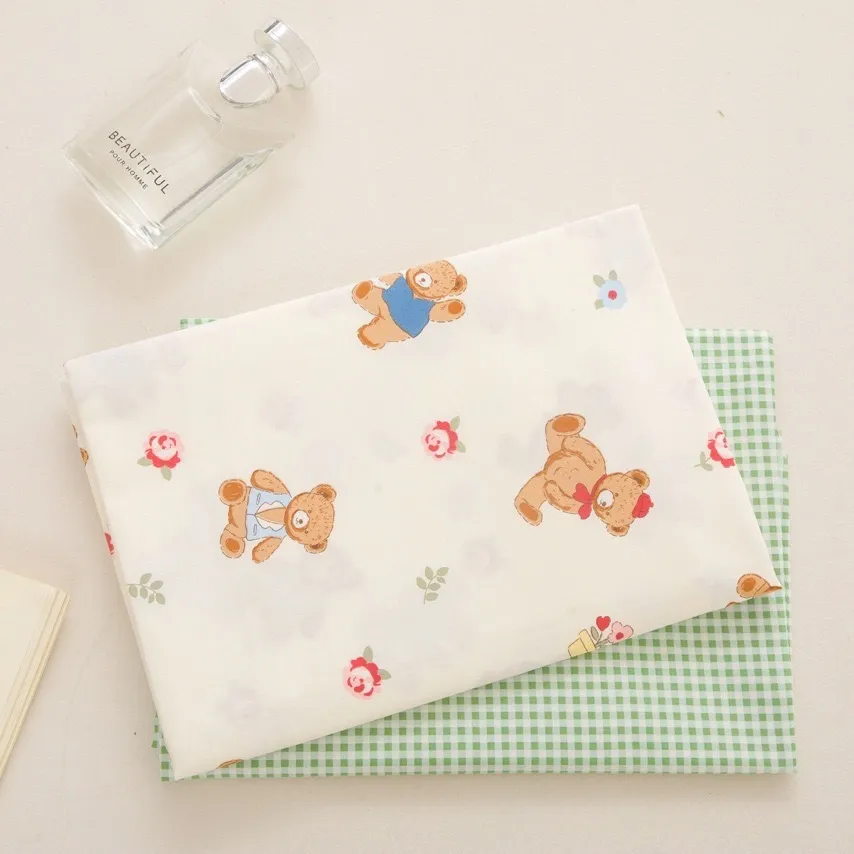 ผ้าาคอตตอน 100% คอตตอนทอทวิล ผ้าหน้ากว้าง 1.6 เมตร ลาย Hello sweet bear