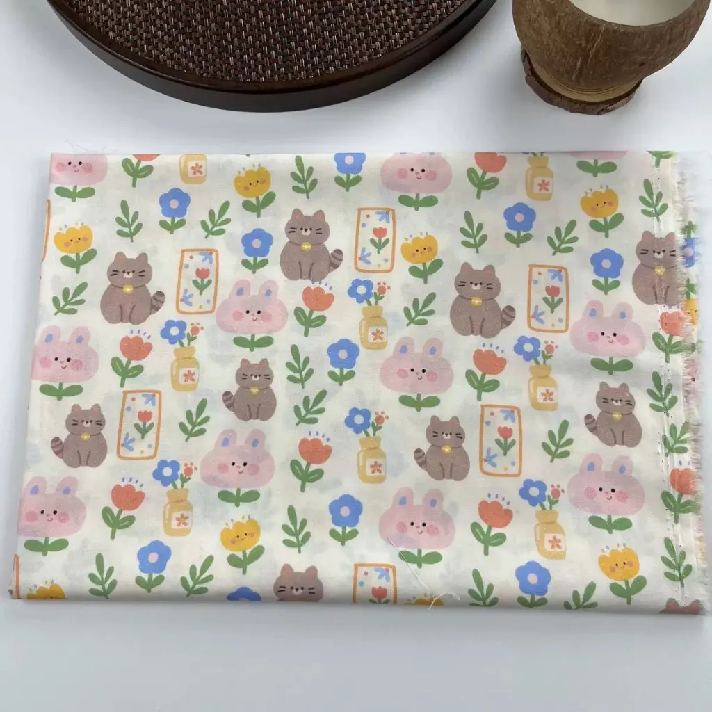 ผ้าคอตตอน 100% cotton poplin  ตัดขายเป็นเมตร หน้ากว้าง 145 เซนติเมตร ลาย Meaow meaow
