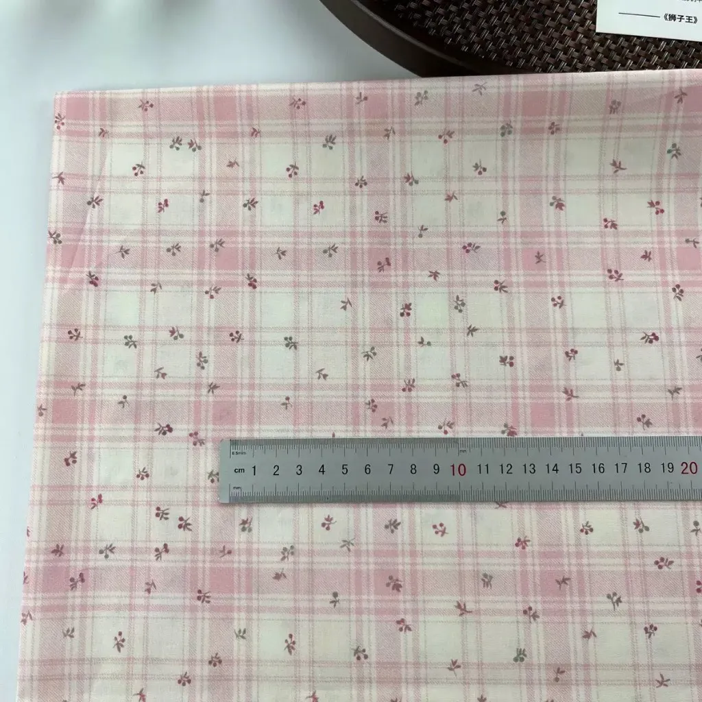 ผ้าคอตตอน 100% cotton poplin  ตัดขายเป็นเมตร หน้ากว้าง 145 เซนติเมตร ลายควินท์ดอกไม้จุดเรนโบว์ ดอกไม้ ตารางแมวเหมียว รูปที่ 6