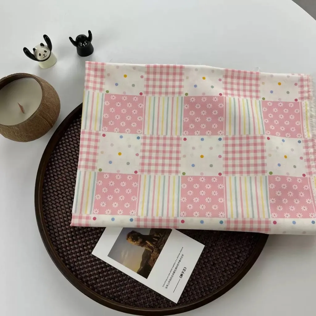 ผ้าคอตตอน 100% cotton poplin  ตัดขายเป็นเมตร หน้ากว้าง 145 เซนติเมตร ลายควินท์ดอกไม้จุดเรนโบว์ ดอกไม้ ตารางแมวเหมียว รูปที่ 2