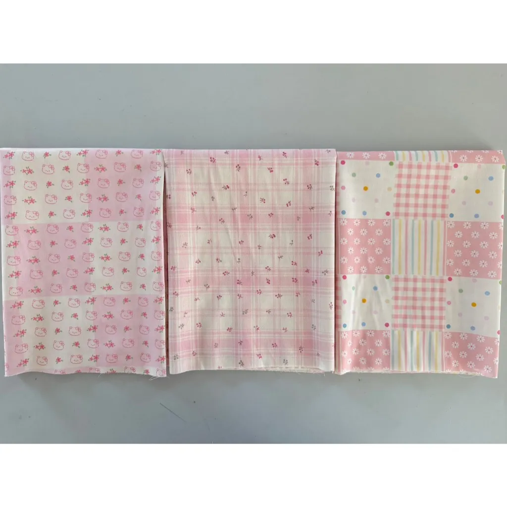 ผ้าคอตตอน 100% cotton poplin  ตัดขายเป็นเมตร หน้ากว้าง 145 เซนติเมตร ลายควินท์ดอกไม้จุดเรนโบว์ ดอกไม้ ตารางแมวเหมียว รูปที่ 8