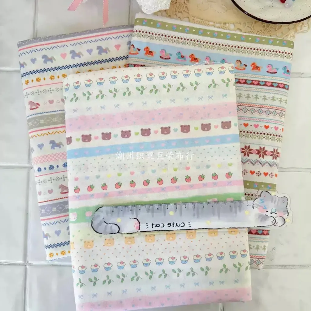 Srikharm Brand ขายผ้าเมตร ผ้าคอตตอน poplin พิมพ์ลายม้าโยก ผ้าหน้ากว้าง 145 เซนติเมตร หรือ 55 นิ้ว ผ้านิ่ม ยับยาก ลายชัด รูปที่ 7